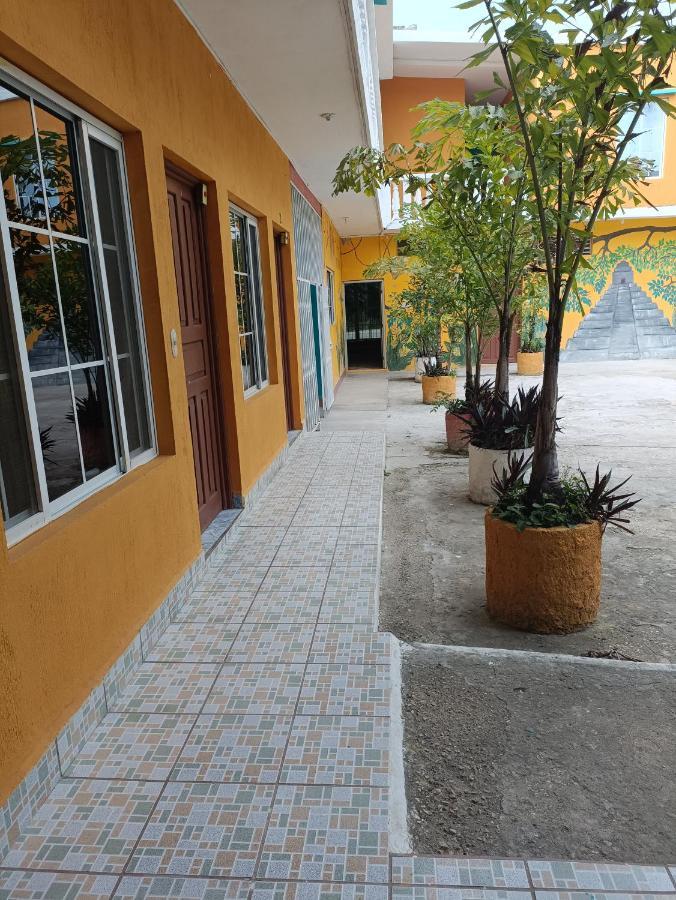 Hotel Y Restaurante Casa Jardines San Benito 외부 사진