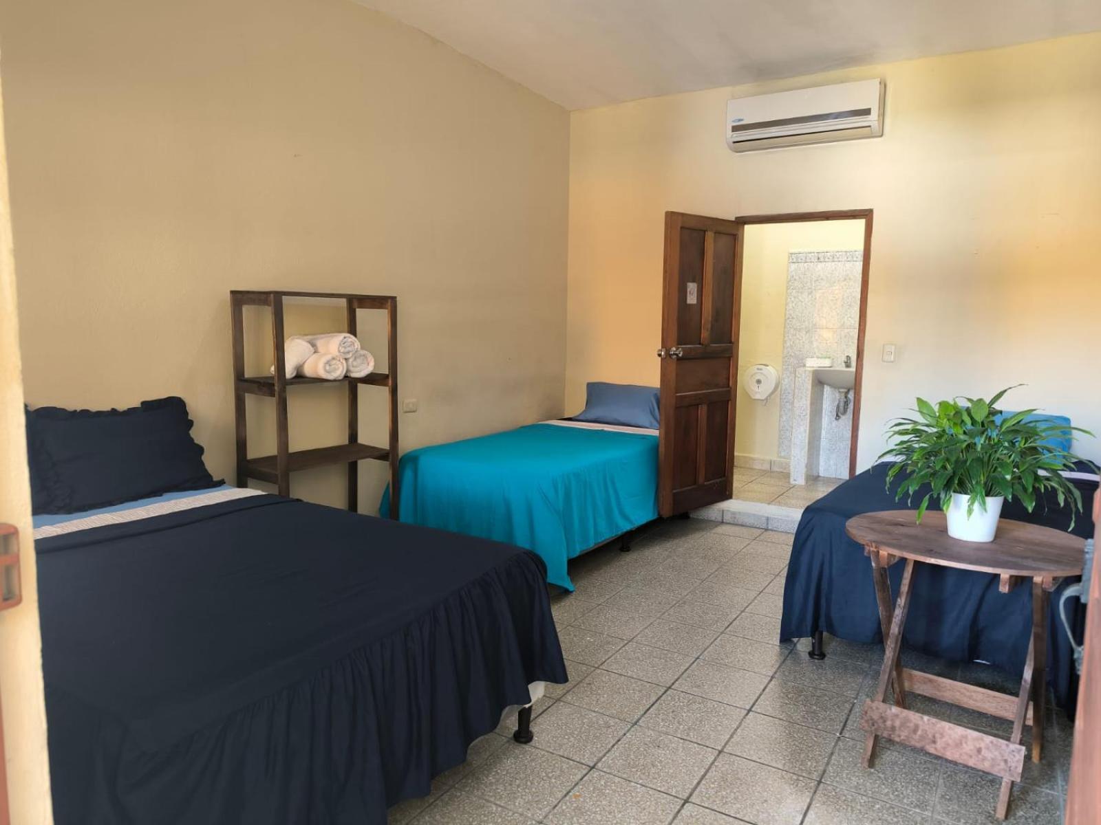 Hotel Y Restaurante Casa Jardines San Benito 외부 사진
