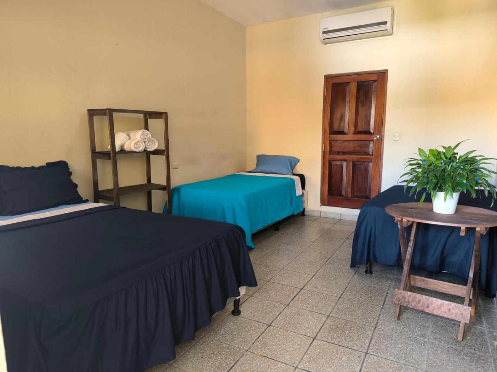 Hotel Y Restaurante Casa Jardines San Benito 외부 사진